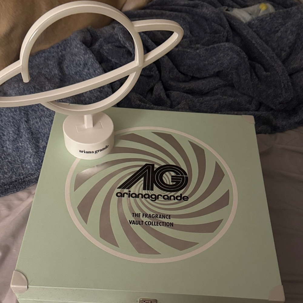 Ariana Grande fan bundle